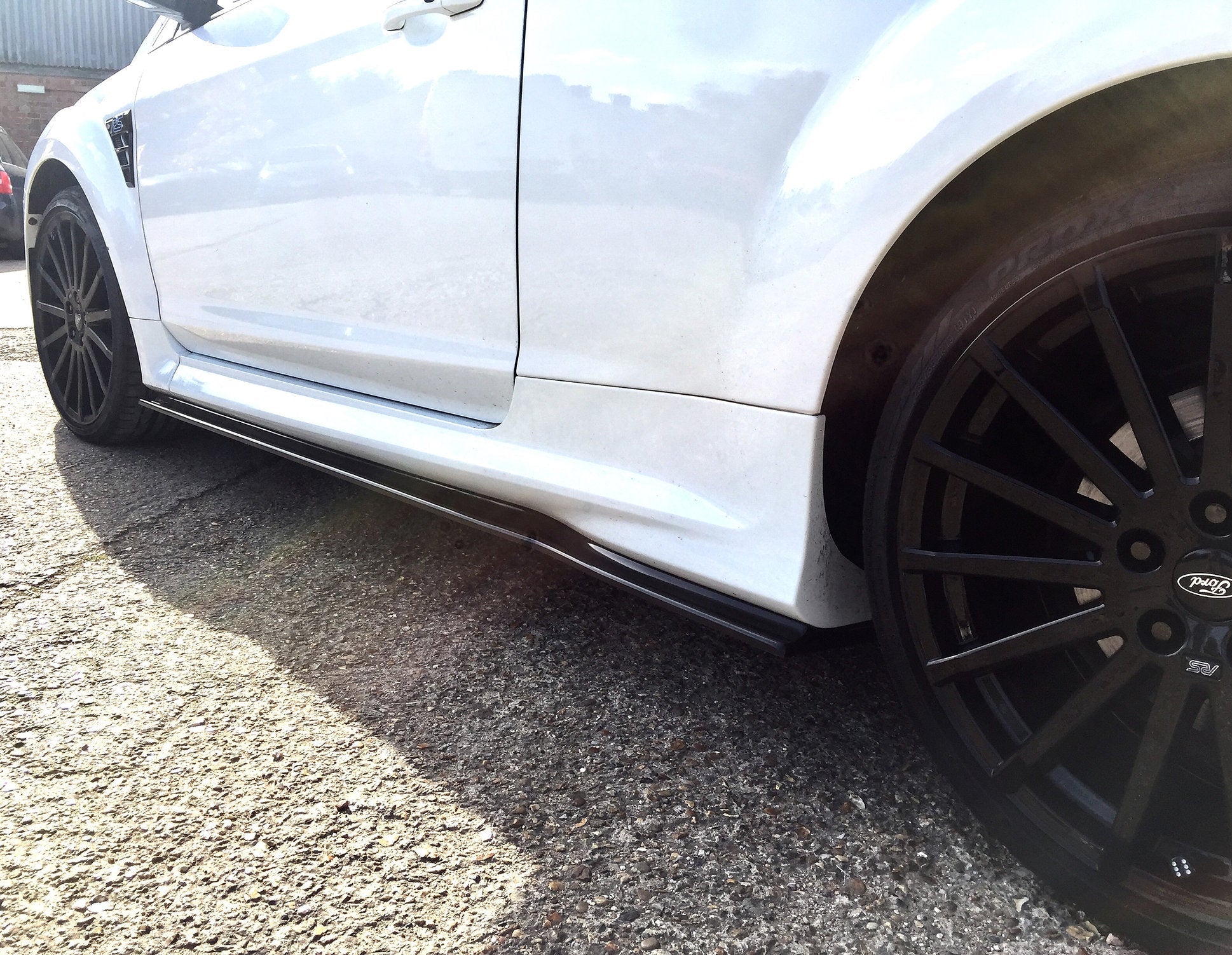 Ford Focus MK2 RS - Side Skirt Splitters