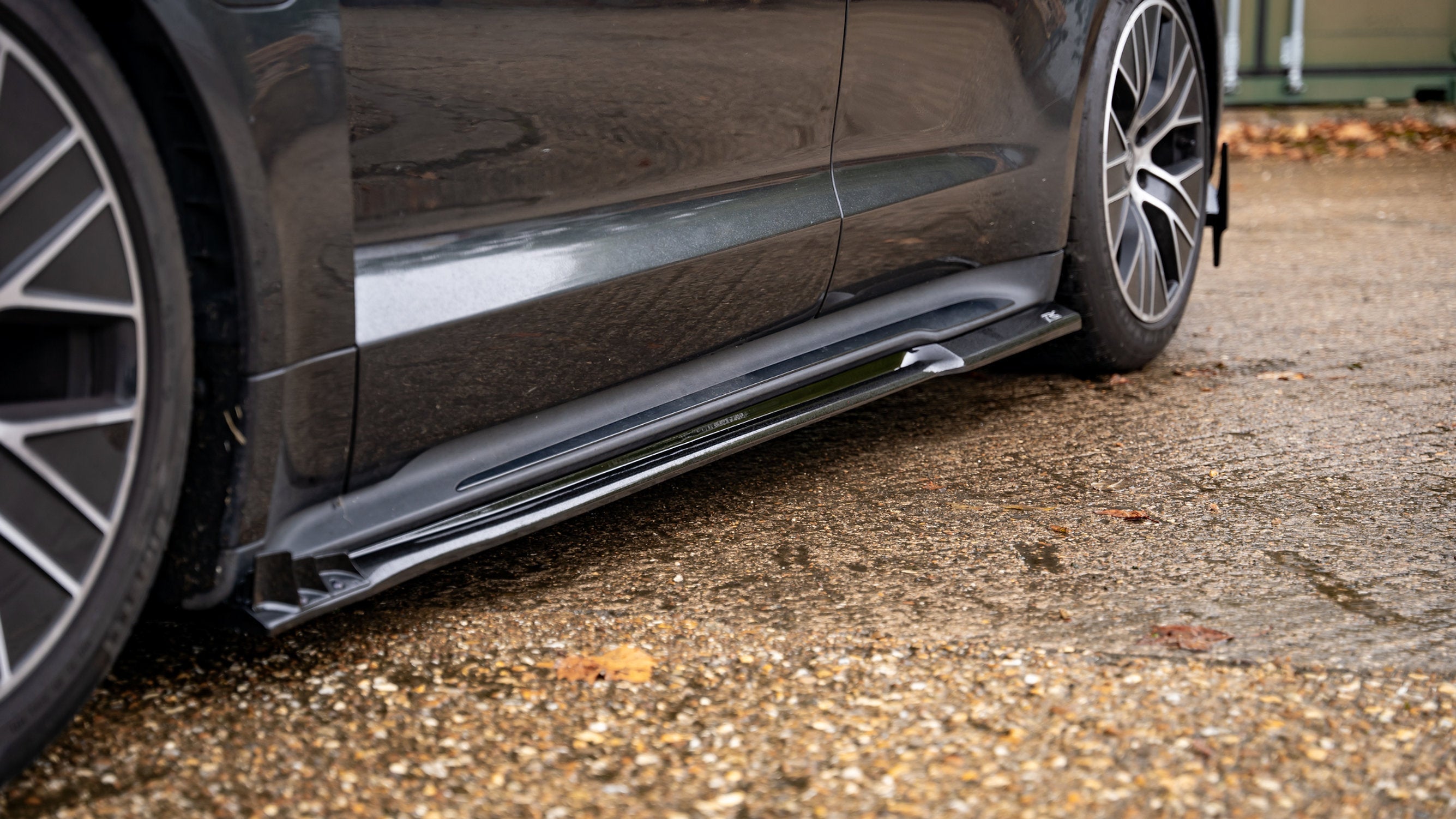 Porsche Taycan Pre Facelift - Side Skirt Splitters and Vortex Generators