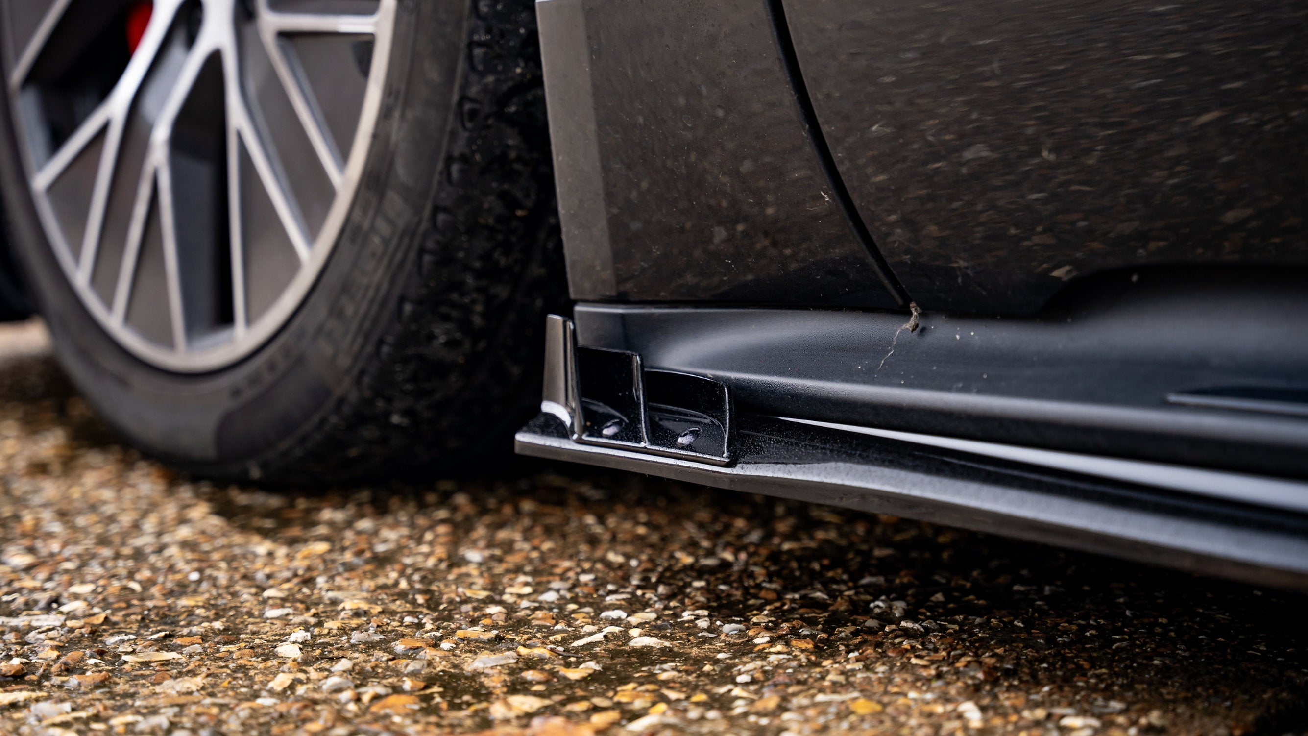 Porsche Taycan Pre Facelift - Side Skirt Splitters and Vortex Generators