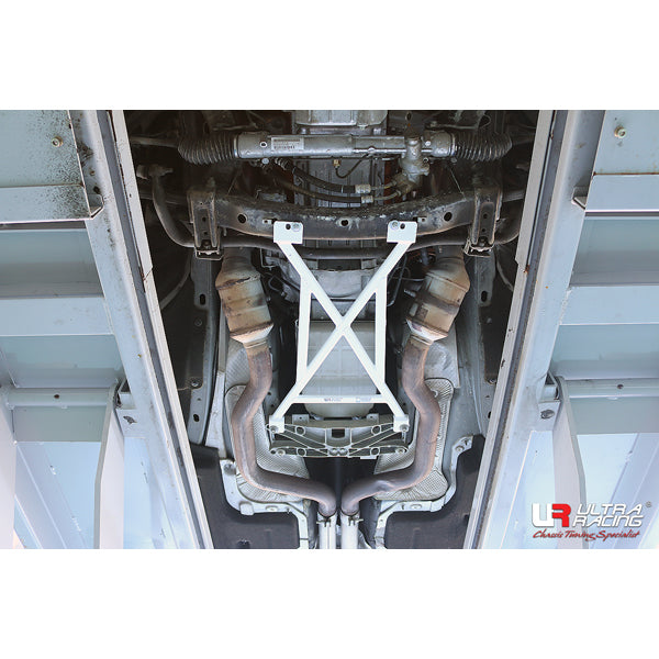 Ultra Racing Chrysler 300C SRT8 V8 2011 - Front Lower Brace