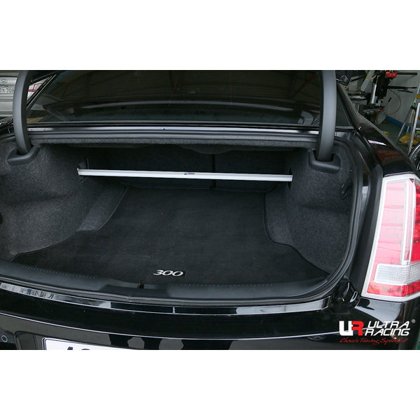 Ultra Racing Chrysler 300C SRT8 V8 2011 - Rear Strut Brace