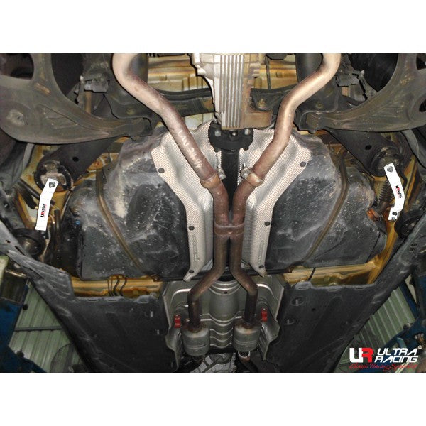 Ultra Racing Mercedes R Class (W251) R350 2007 - Rear Lower Brace