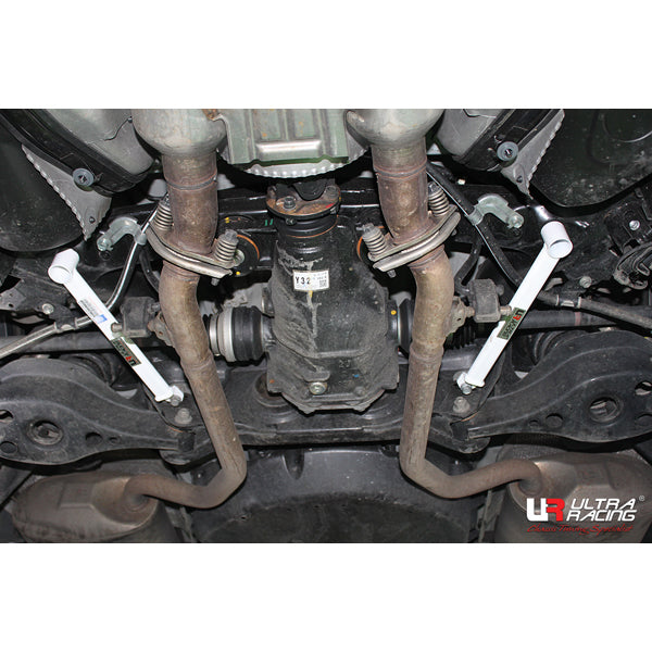 Ultra Racing Lexus IS300H 2013 - Rear Lower Brace