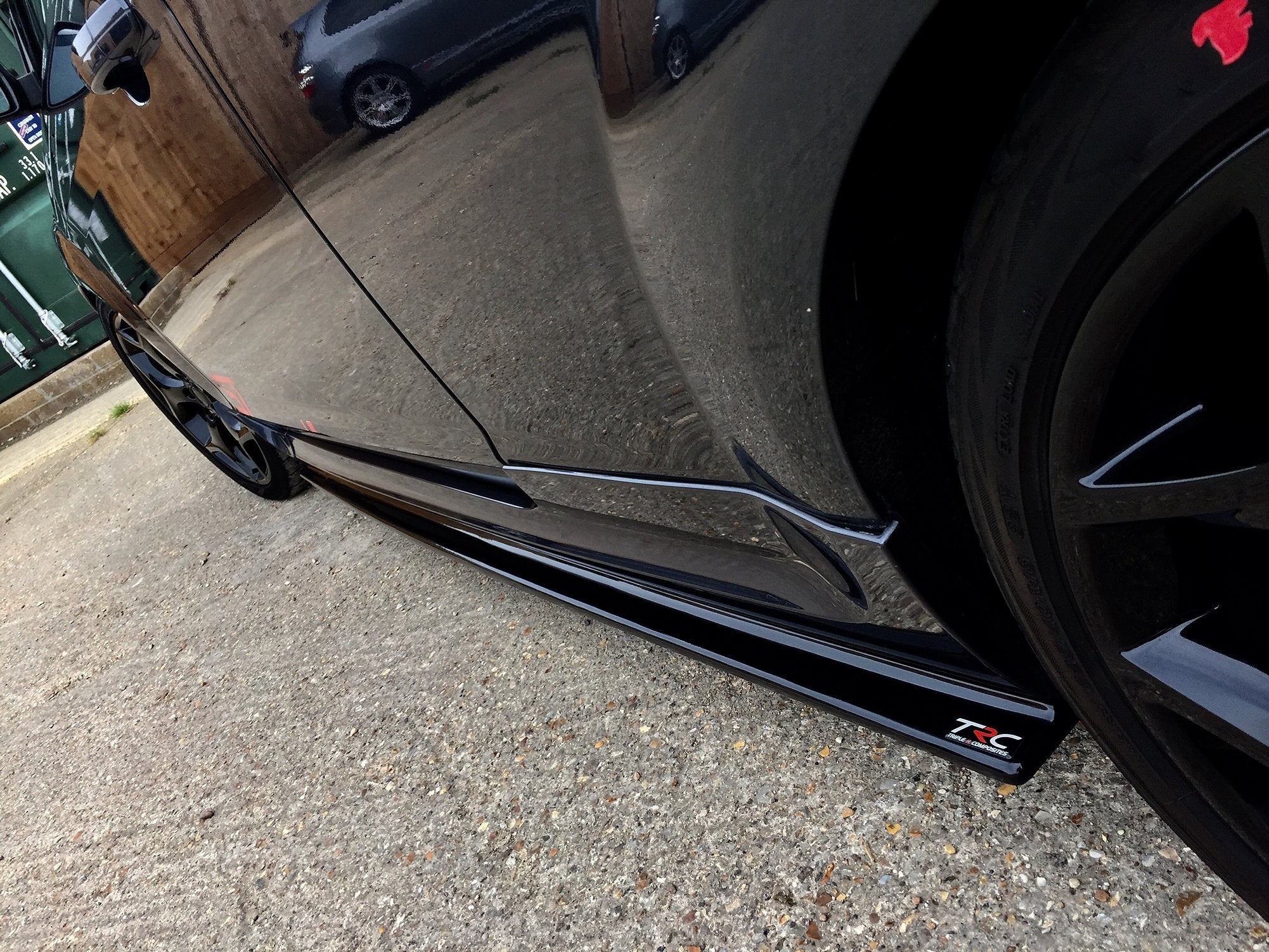 Ford Focus MK2 ST225 - Side Skirt Splitters