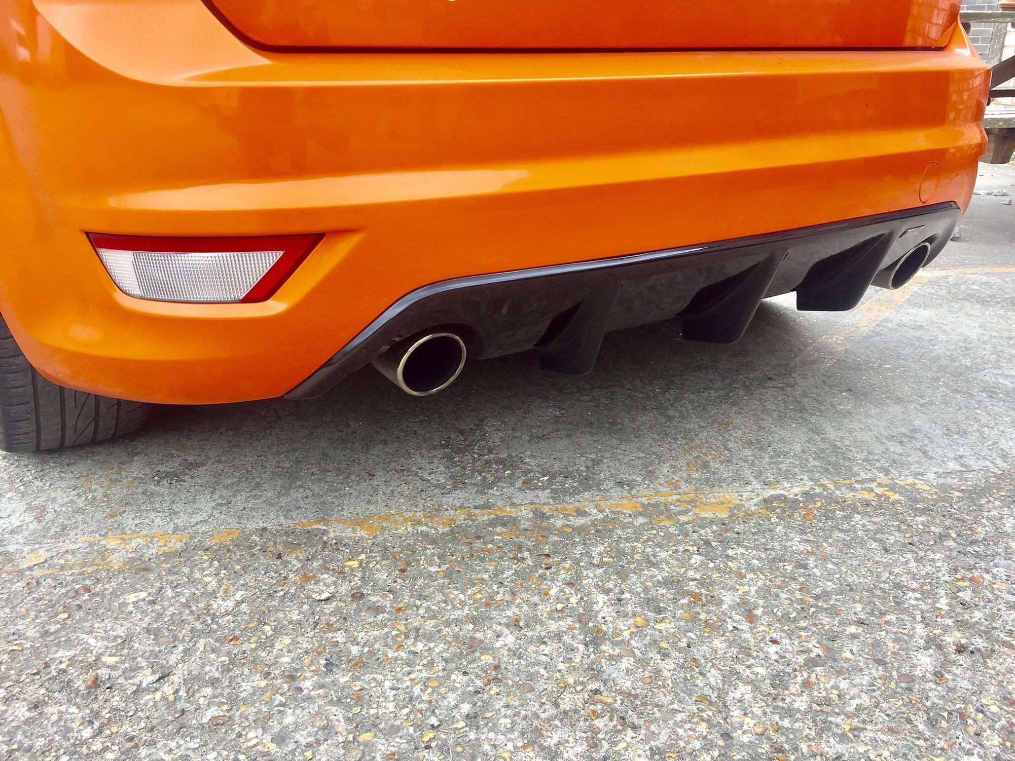 Ford Focus MK2.5 ST225 - Rear Finned Diffuser