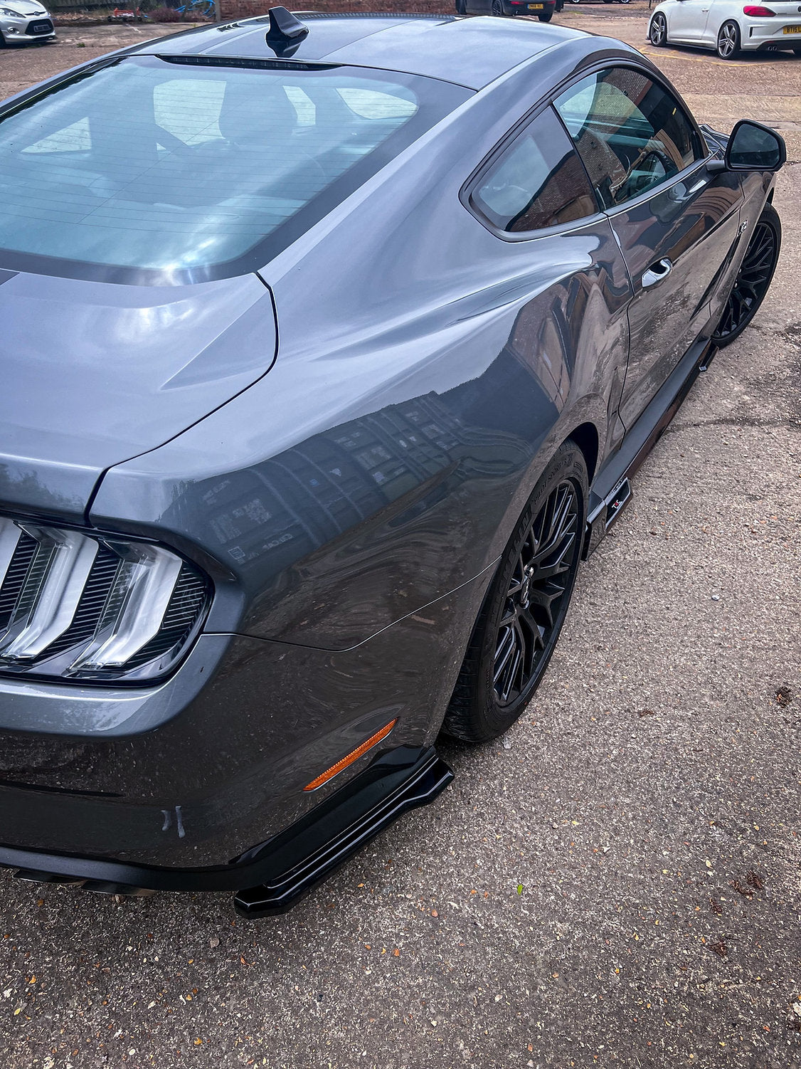 Ford Mustang 5.0L GT Facelift - Rear Spats