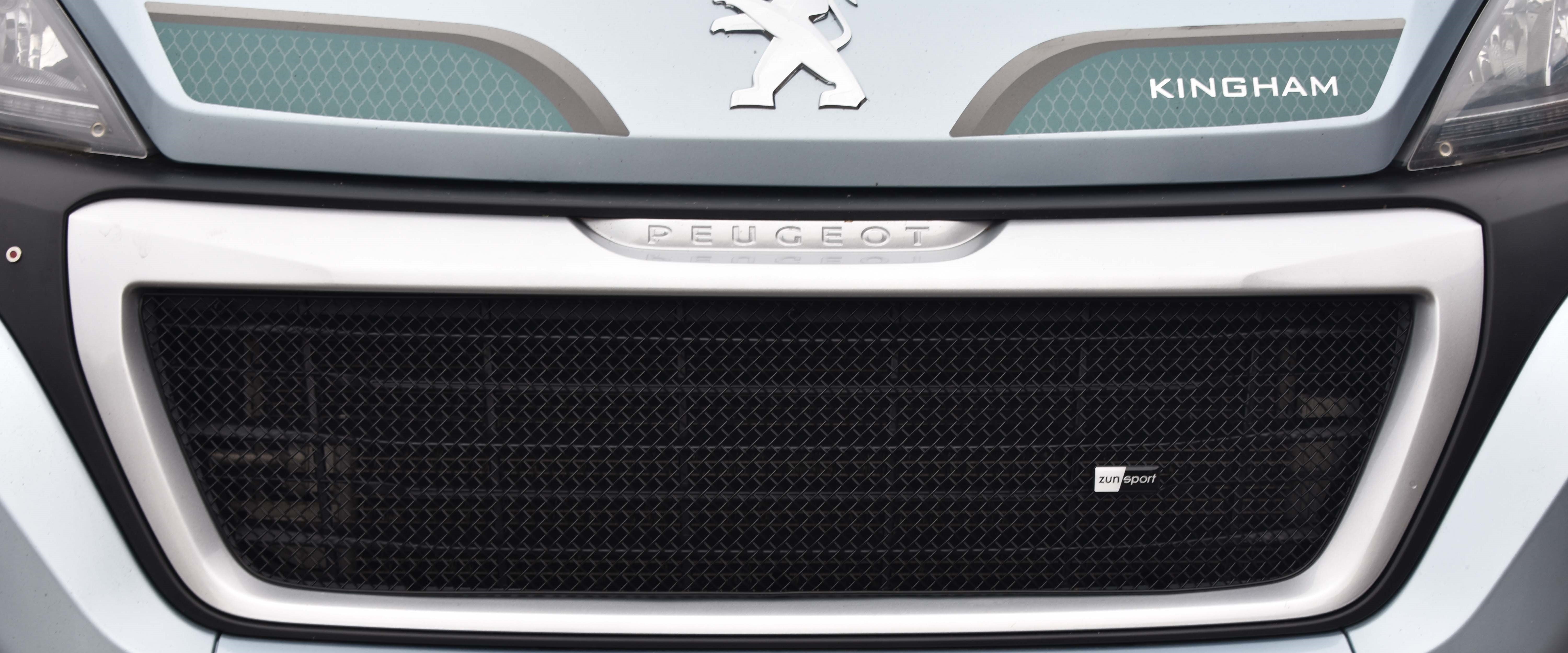 Zunsport Peugeot Boxer Facelift 2014 - Upper Grille Black
